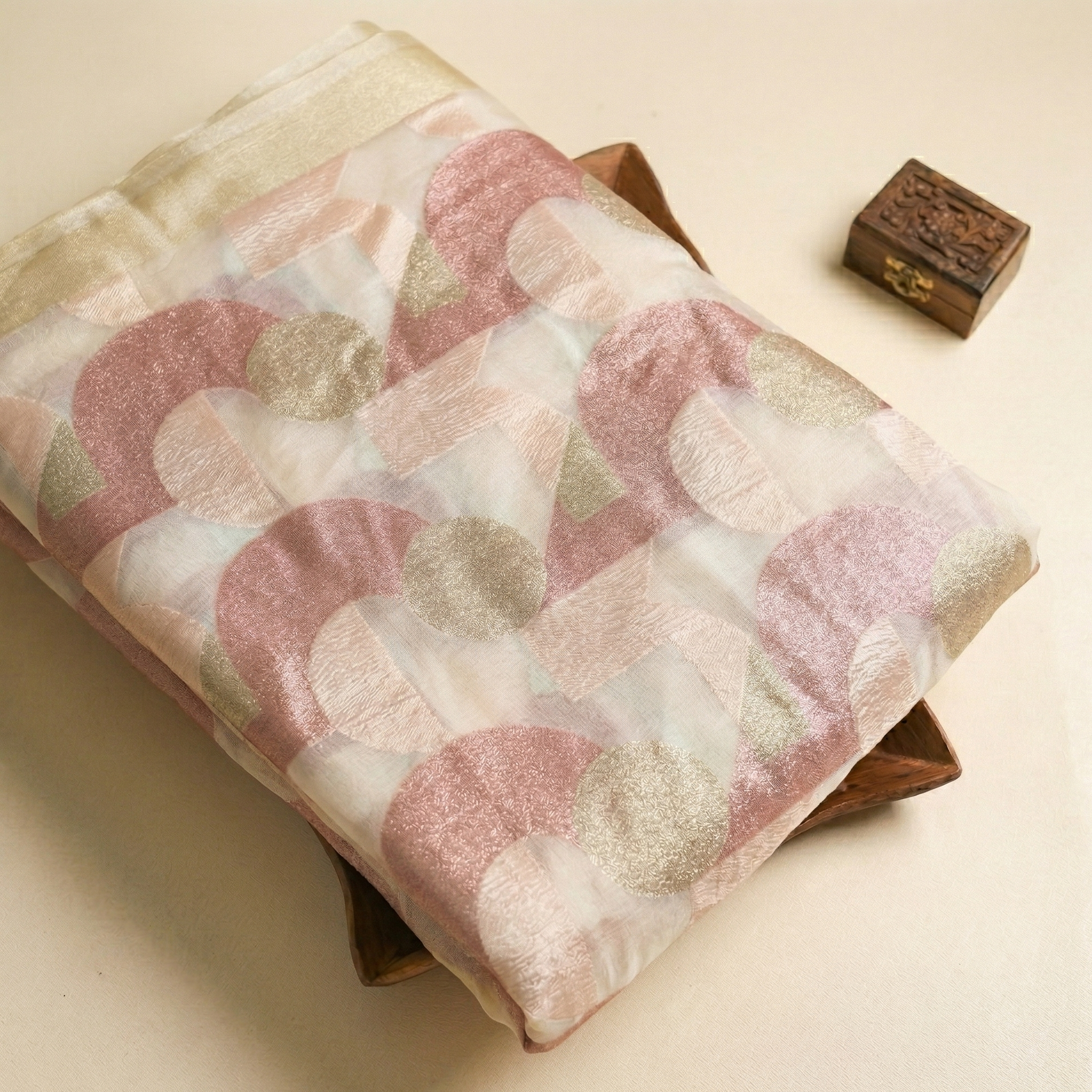 ORGANZA.png__PID:0632a0fd-b040-4824-a529-6f9526b02d9d